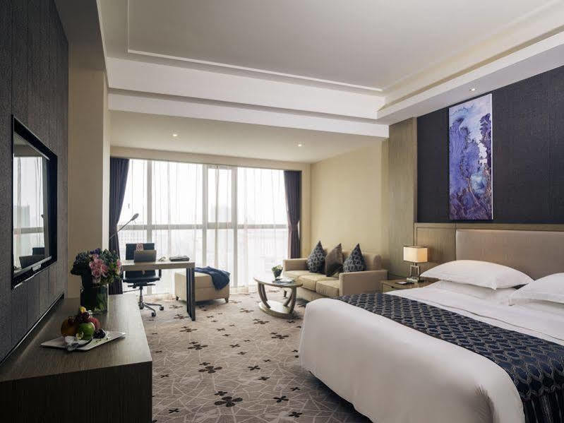 Hilton Garden Inn Wuhan Hankou Kültér fotó